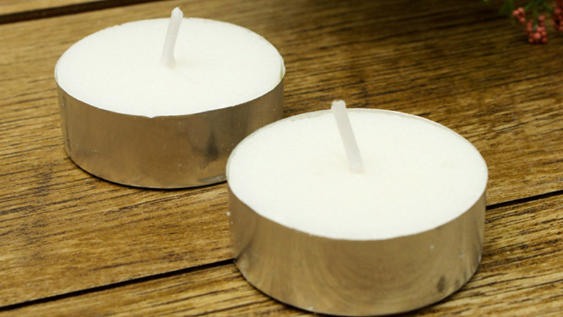 Dùng nến và máy sấy bảo vệ giày