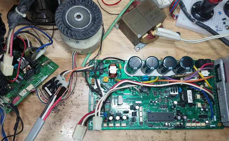 Board mạch máy lạnh bị lỗi - sửa chữa máy lạnh tại nhà