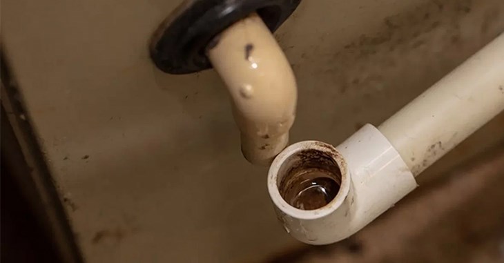 Ống dẫn nước thải nên được vệ sinh định kỳ để giúp thiết bị vận hành hiệu quả hơn