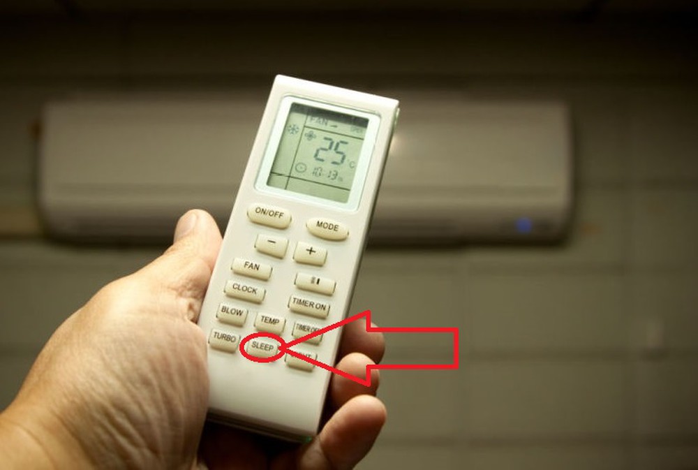 Chỉnh chế độ Sleep sẽ giúp bạn ngủ máy lạnh không đau họng, đồng thời bảo vệ sức khoẻ toàn diện