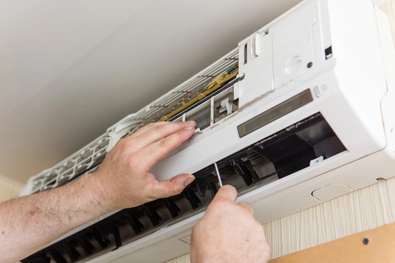 Hướng dẫn cách khắc phục máy lạnh bị kêu tại nhà đơn giản, dễ thực hiện