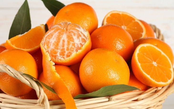 Khử mùi tủ lạnh bằng vỏ bưởi, cam, quýt