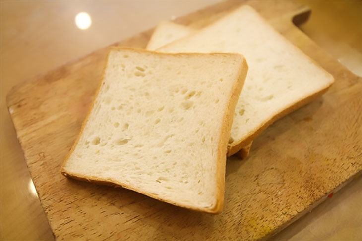 Khử mùi tủ lạnh bằng bánh mì