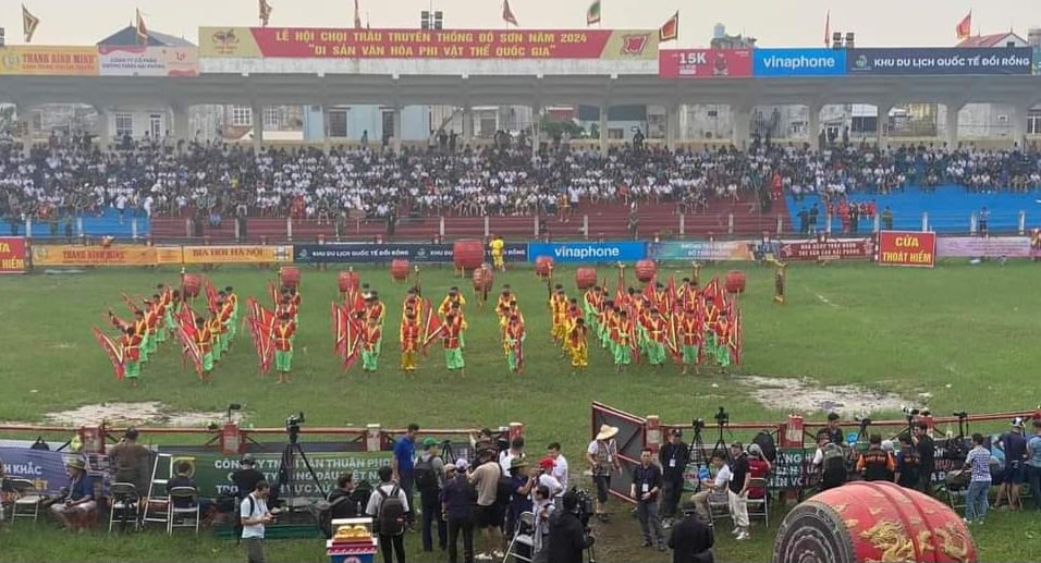 Hải Phòng - Hàng vạn người tham dự Lễ hội chọi trâu Đồ Sơn 2024