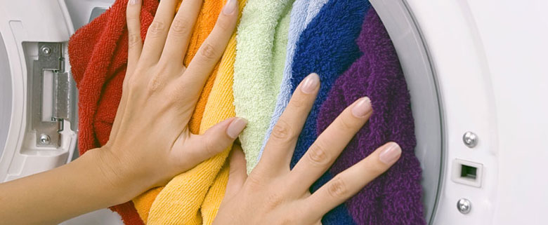 Dấu hiệu máy giặt quá tải - Cửa Máy Giặt Đóng Không Kín Hoặc Bị Kẹt
