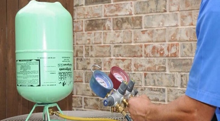 Máy lạnh có thể bị hao hụt gas sau khoảng thời gian dài sử dụng