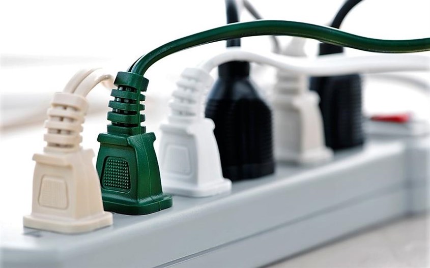 Nguồn điện kết nối nhiều thiết bị lớn với nhau có thể gây quá tải