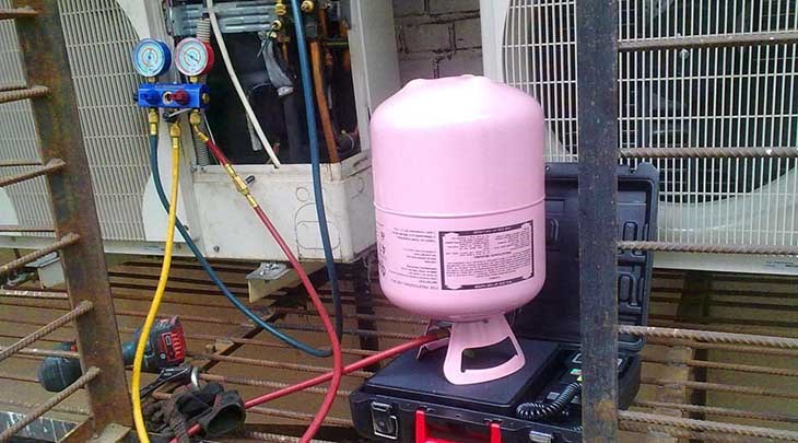 Điều hòa hết gas có thể làm cho điều hoà tự bật tắt liên tục