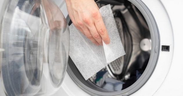 sử dụng thêm giấy thơm vào máy sấy quần áo