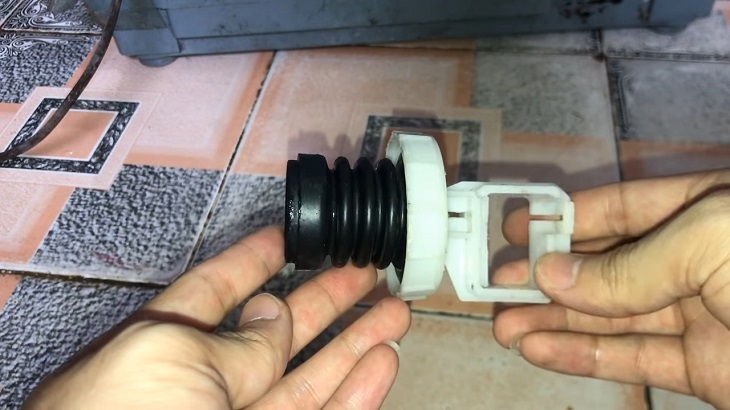 máy giặt không đóng van xả nước 3