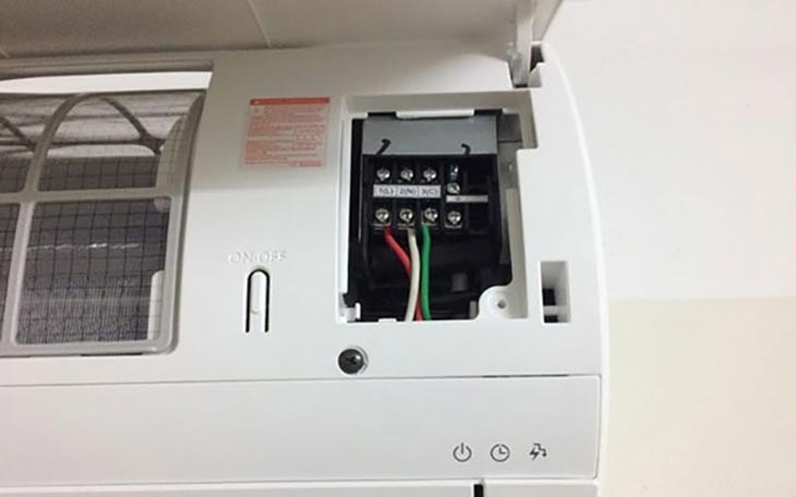 Dây điều khiển F1, F2 bị đấu nối sai có thể dẫn đến máy lạnh Daikin báo lỗi U4