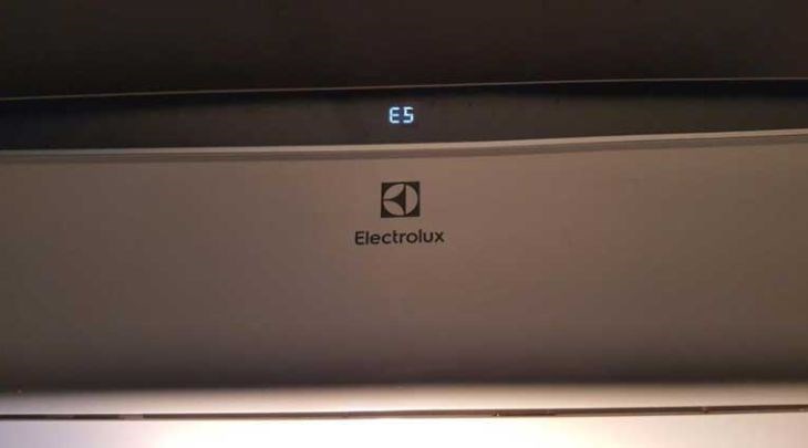 Dấu hiệu máy lạnh Electrolux báo lỗi E5
