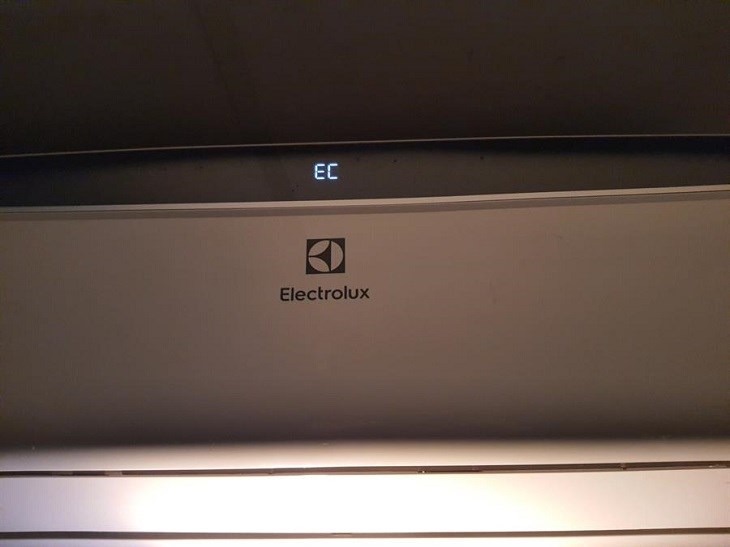 Lỗi EC máy lạnh Electrolux là lỗi thông báo máy lạnh bị hết gas