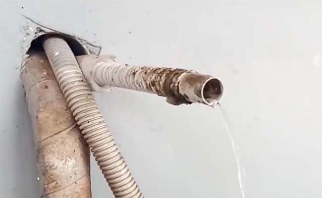 Điều hòa bị tắc đường ống nước thải