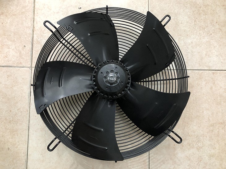 Quạt dàn lạnh bị hỏng là một trong những nguyên nhân gây lỗi nhấp nháy trên máy lạnh Sharp