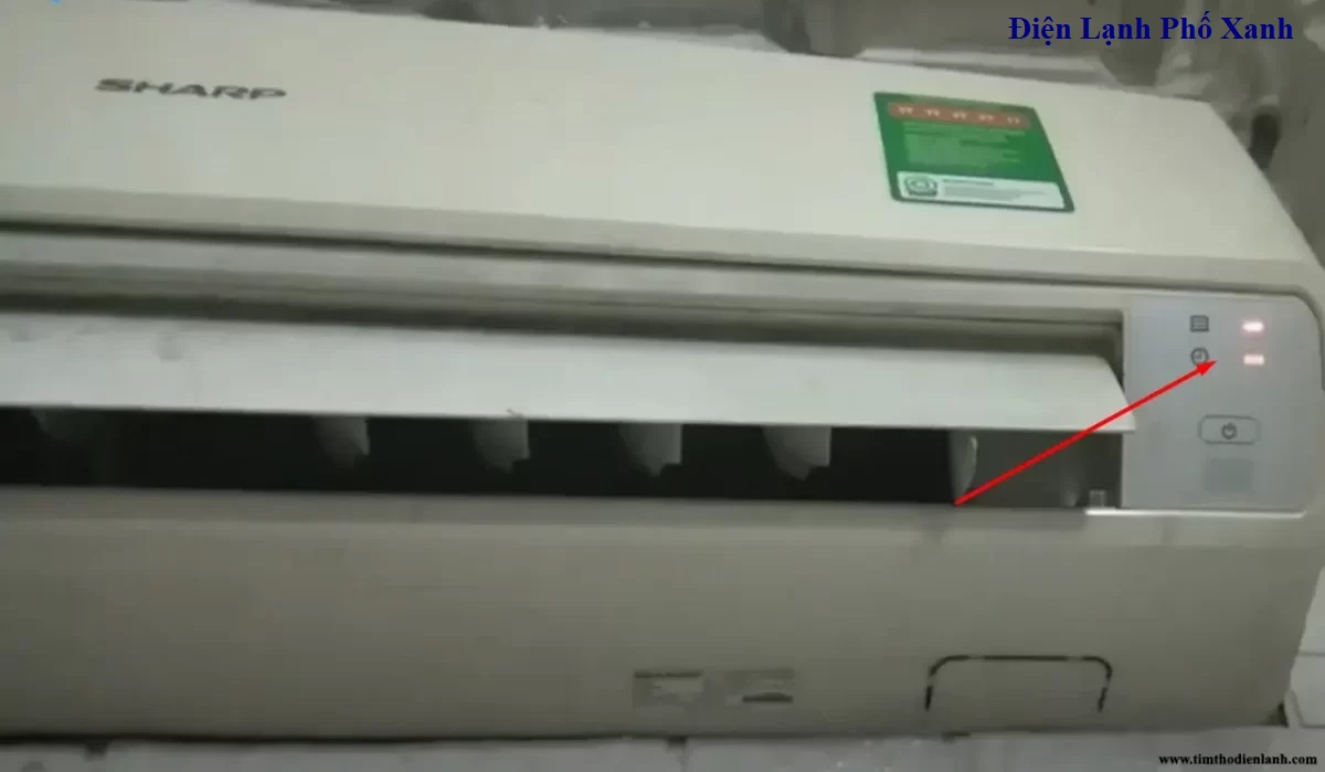 Máy lạnh Sharp chớp đèn - Nguyên nhân & Sửa chữa chuyên nghiệp