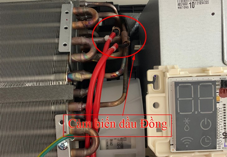 Cảm biến nhiệt độ bị hỏng nên không thể nhận thông tin nhiệt độ chính xác và báo lỗi E6