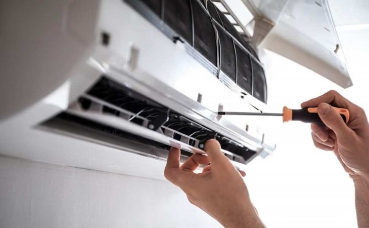 Nguồn điện chập chờn sẽ khiến máy lạnh Hitachi hoạt động không ổn định và báo đèn vàng
