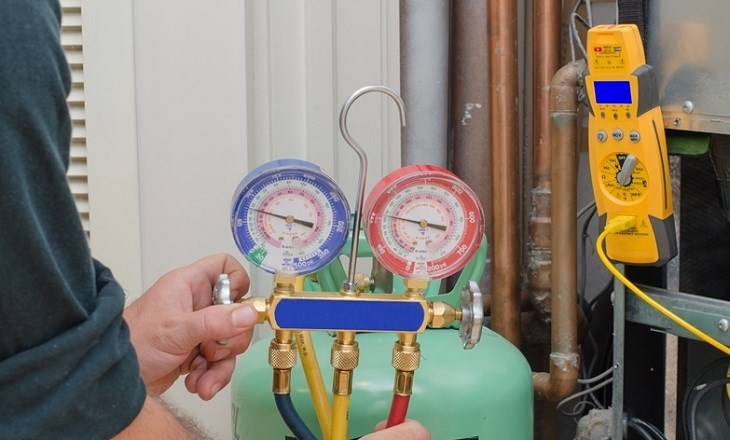 Máy lạnh bị hết gas là một trong những nguyên nhân thường gặp khiến máy không mát