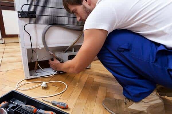 Nạp gas tủ lạnh TPHCM, bơm gas tủ lạnh tại nhà