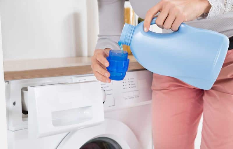 Nước giặt quần áo 