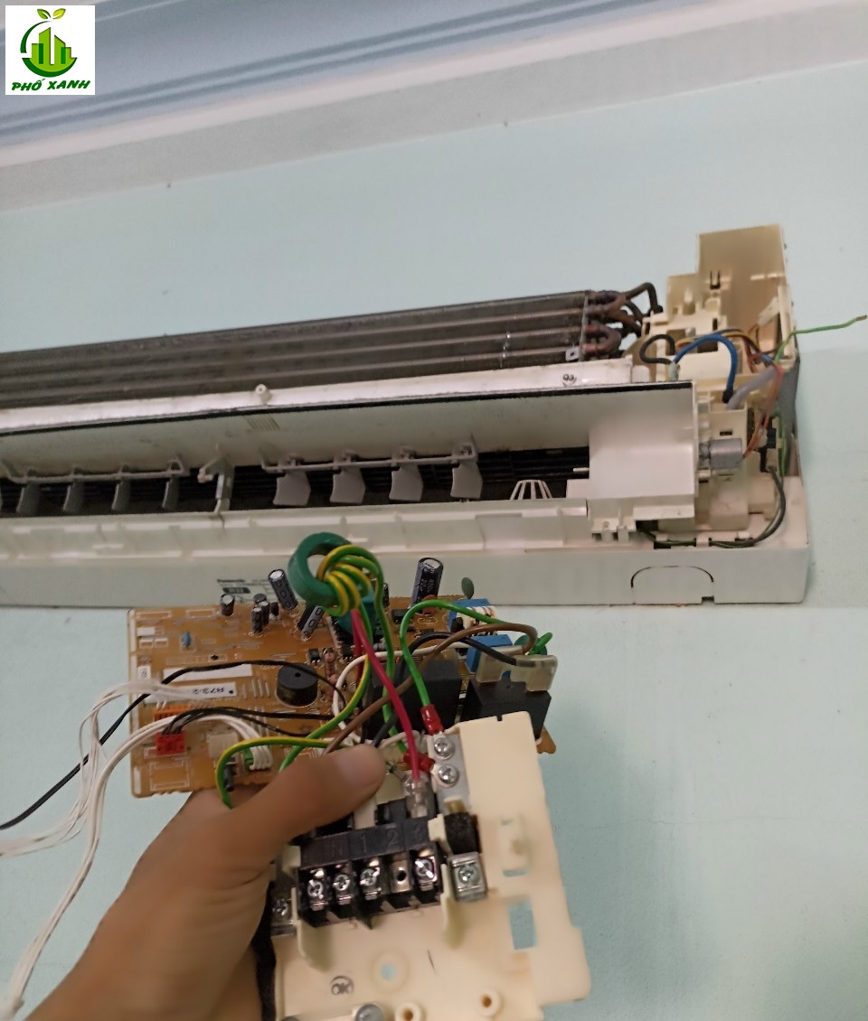 Sửa máy lạnh quận 4 giá rẻ - Bảng giá sửa máy lạnh quận 4 tại nhà