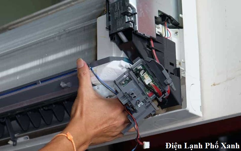Thay quạt dàn lạnh máy lạnh