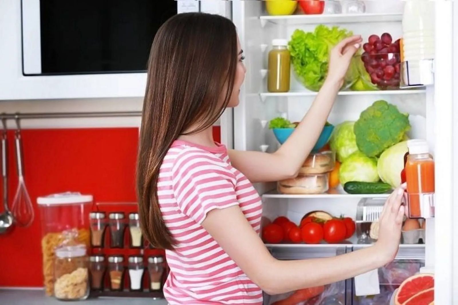 Tủ lạnh có mùi hôi - Nguyên nhân, tác hại và cách khắc phục triệt để
