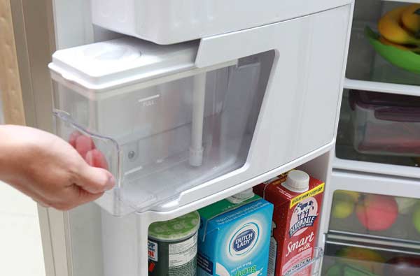 Tủ lạnh side by side làm đá chậm, lấy nước yếu 