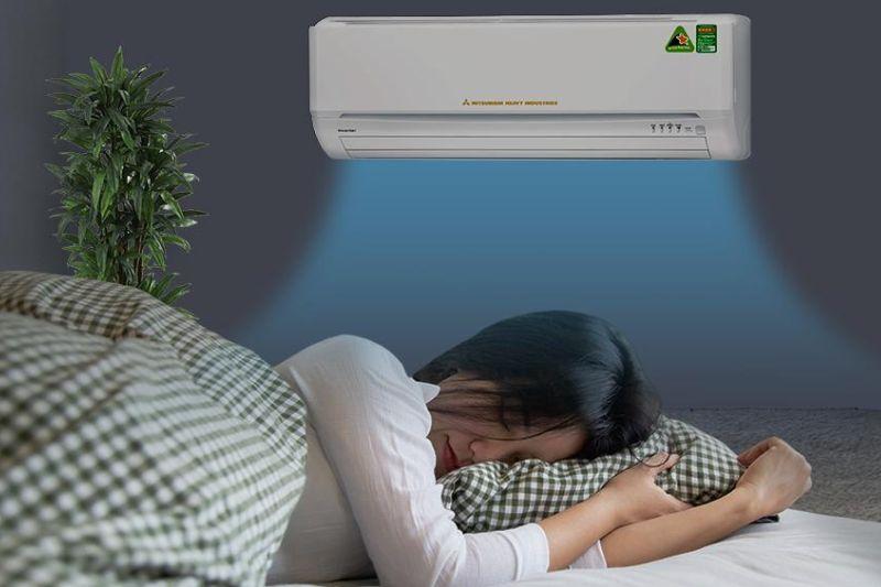 gió máy lạnh thổi trực tiếp vào người