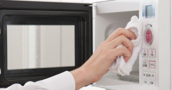 cách vệ sinh lò vi sóng 