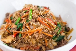 Cách làm miến trộn Hàn Quốc hấp dẫn tại nhà
