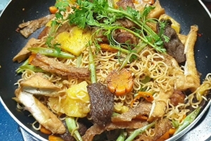 Cách làm mì xào rau củ chay thơm ngon, đơn giản