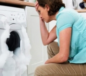 Máy giặt bị trào bọt - nguyên nhân và cách khắc phục