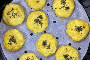 Cách làm bánh khoai lang bằng nồi chiên không dầu