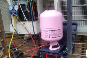 Bơm gas máy lạnh - Điện Lạnh Phố Xanh