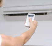 Điều hòa đang chạy tự ngắt - 8 Nguyên nhân & cách sửa nhanh nhất