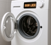 Máy Giặt Không Khóa Cửa - Nguyên Nhân và Cách Khắc Phục