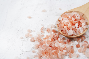 Muối hồng Himalaya có tốt hơn muối ăn thường không?