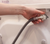 Cách vệ sinh ống xả máy giặt -  Đảm bảo thông thoáng